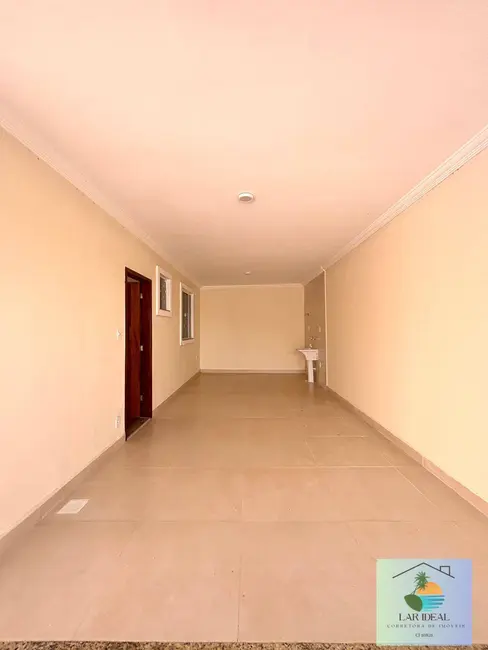 Foto 2 de Casa com 2 quartos à venda em Cabo Frio - RJ