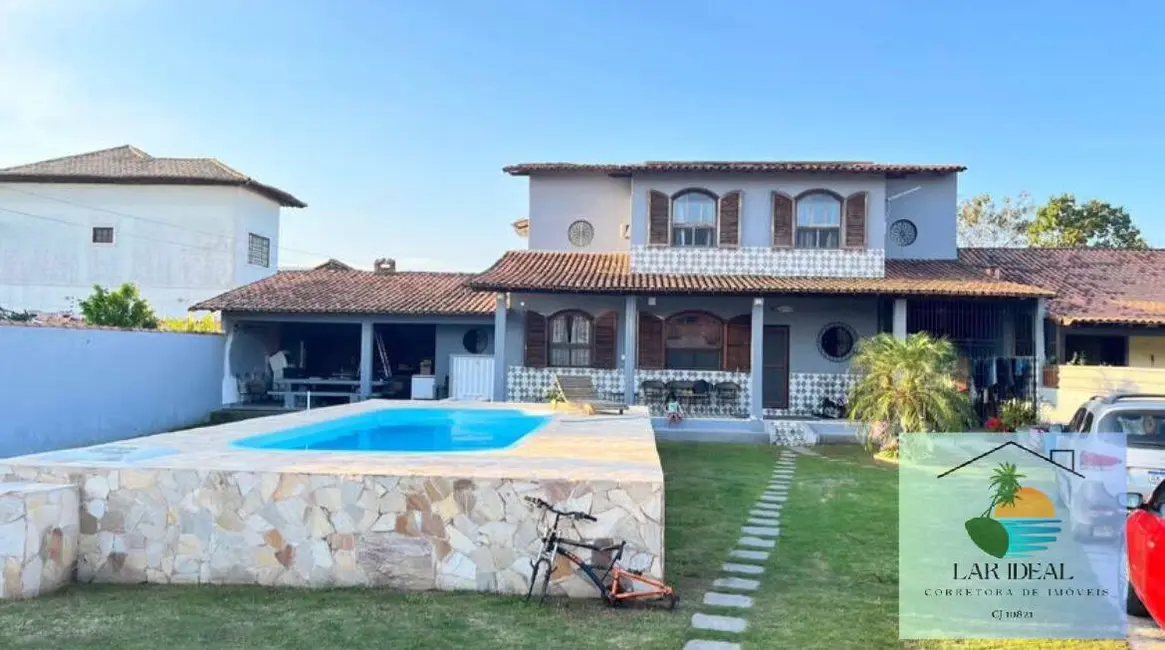 Foto 1 de Casa com 4 quartos à venda, 600m2 em Araruama - RJ