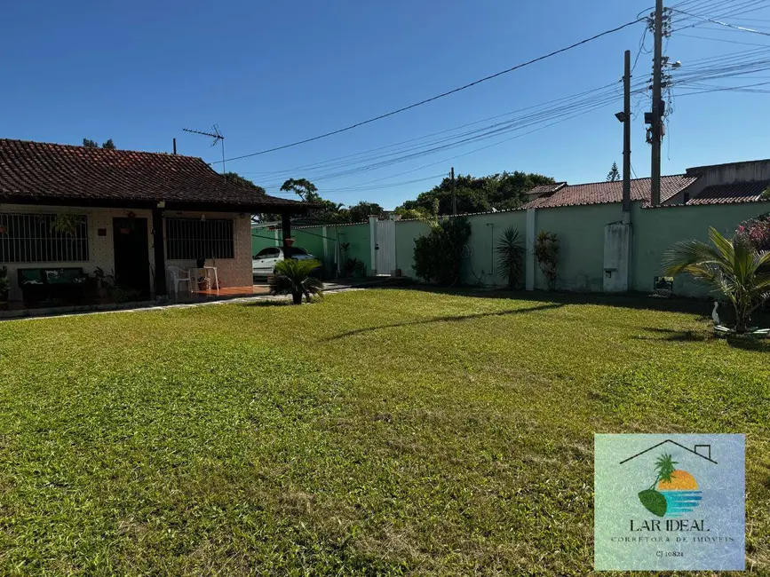 Foto 4 de Casa com 3 quartos à venda, 458m2 em Araruama - RJ