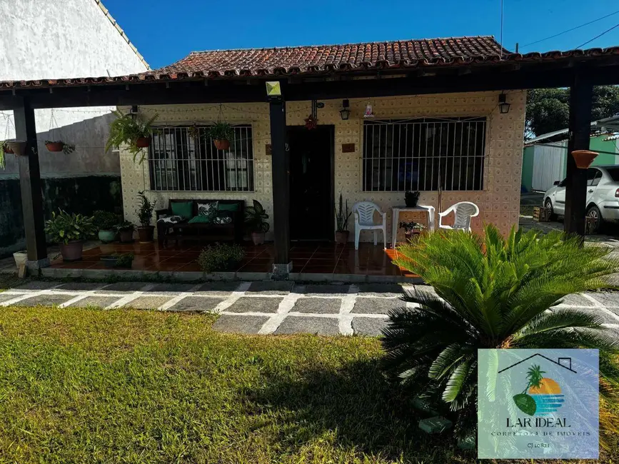 Foto 1 de Casa com 3 quartos à venda, 458m2 em Araruama - RJ