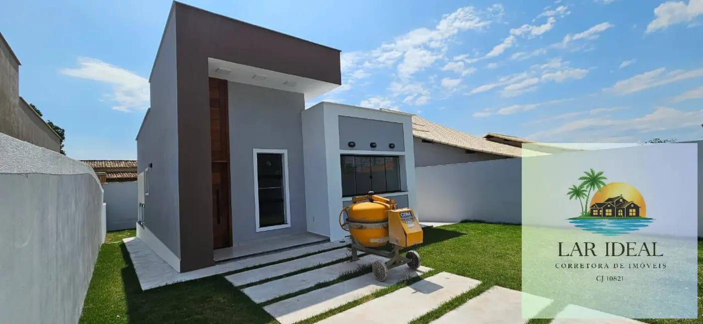 Foto 1 de Casa com 3 quartos à venda em Araruama - RJ