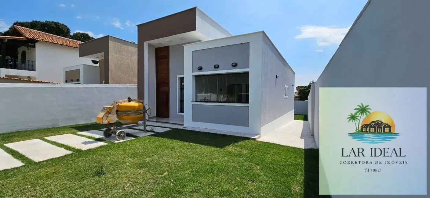 Foto 2 de Casa com 3 quartos à venda em Araruama - RJ