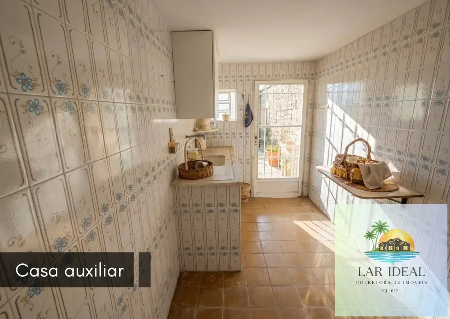 Casa com 3 quartos à venda, 340m2 em Sao Pedro Da Aldeia - RJ - imagem 3 Foto 3 de Casa com 3 quartos à venda, 340m2 em Sao Pedro Da Aldeia - RJ