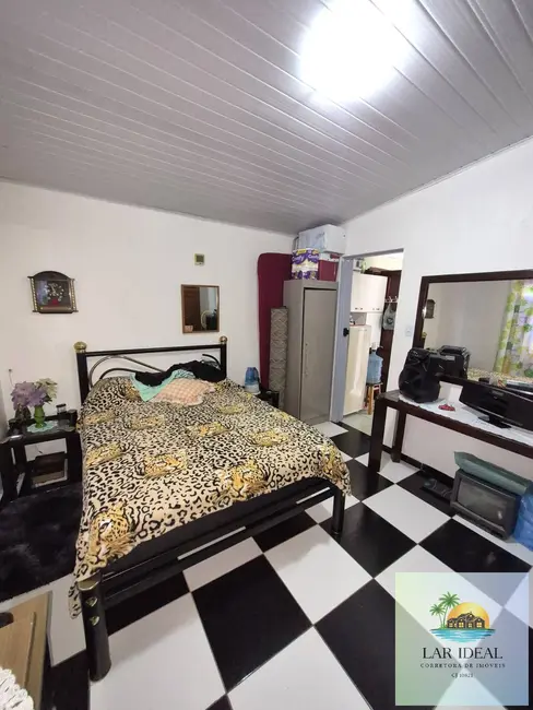 Casa com 1 quarto à venda em Cabo Frio - RJ - imagem 8 Foto 8 de Casa com 1 quarto à venda em Cabo Frio - RJ