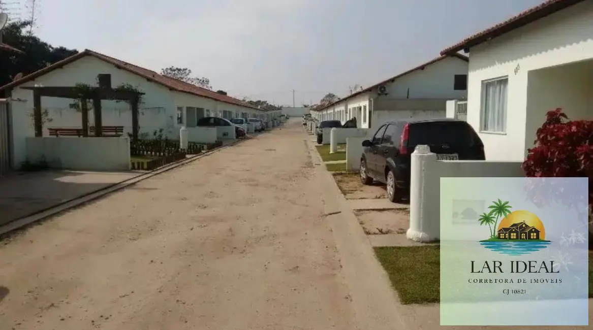Foto 2 de Casa com 2 quartos à venda em Araruama - RJ