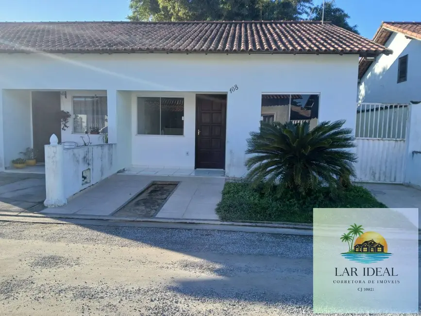 Foto 1 de Casa com 2 quartos à venda em Araruama - RJ