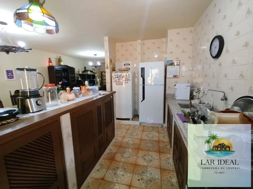Casa com 3 quartos à venda em Cabo Frio - RJ - imagem 9 Foto 9 de Casa com 3 quartos à venda em Cabo Frio - RJ