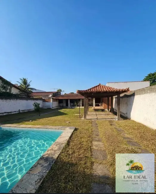 Foto 2 de Casa com 2 quartos à venda, 450m2 em Araruama - RJ