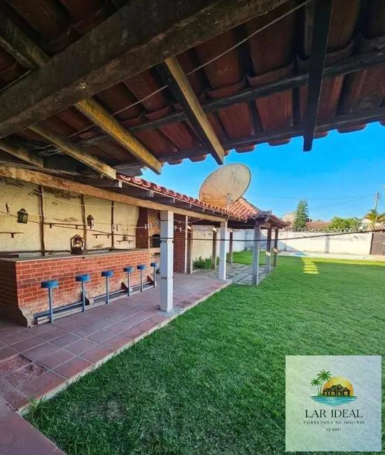 Foto 6 de Casa com 2 quartos à venda, 450m2 em Araruama - RJ