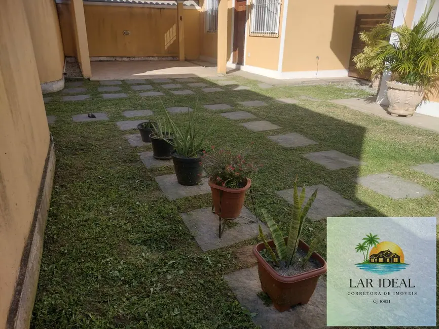 Foto 4 de Casa com 2 quartos à venda em Araruama - RJ