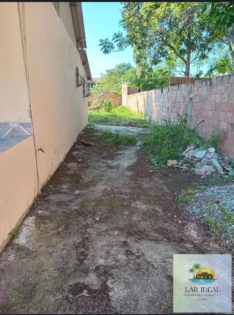 Foto 4 de Casa com 1 quarto à venda, 80m2 em Araruama - RJ