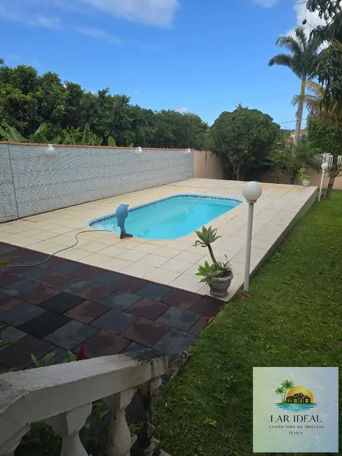 Foto 2 de Casa com 3 quartos à venda em Araruama - RJ