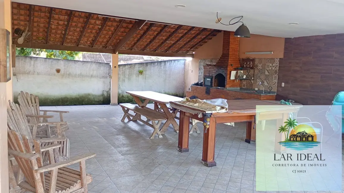 Foto 4 de Casa com 3 quartos à venda em Araruama - RJ