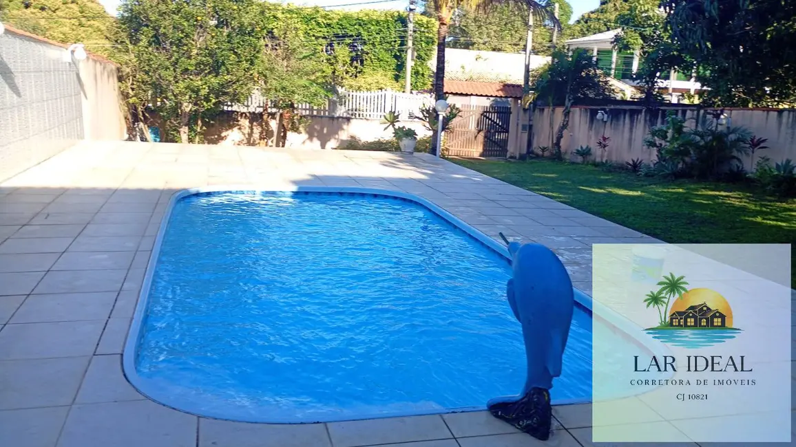 Foto 3 de Casa com 3 quartos à venda em Araruama - RJ