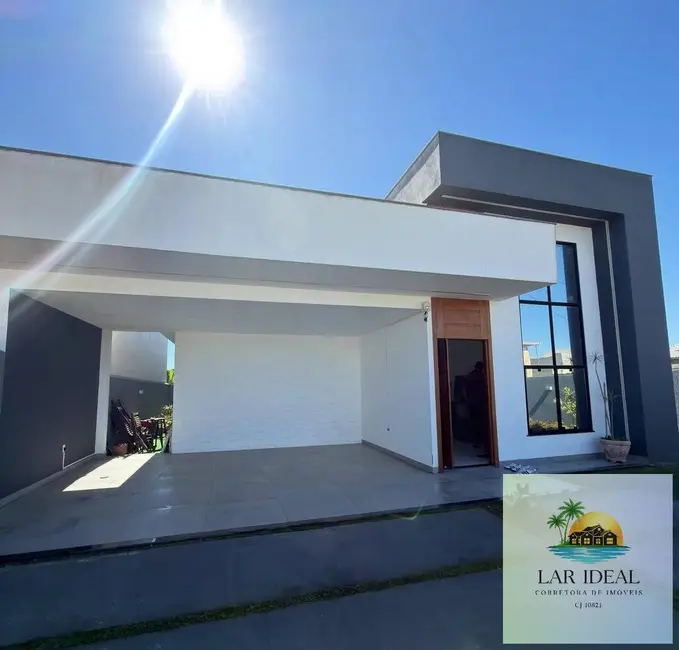 Foto 1 de Casa com 3 quartos à venda em Araruama - RJ