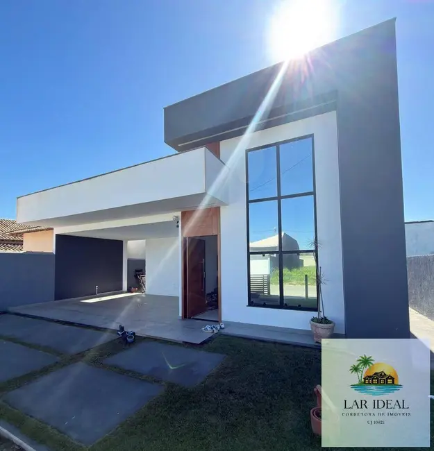 Foto 2 de Casa com 3 quartos à venda em Araruama - RJ