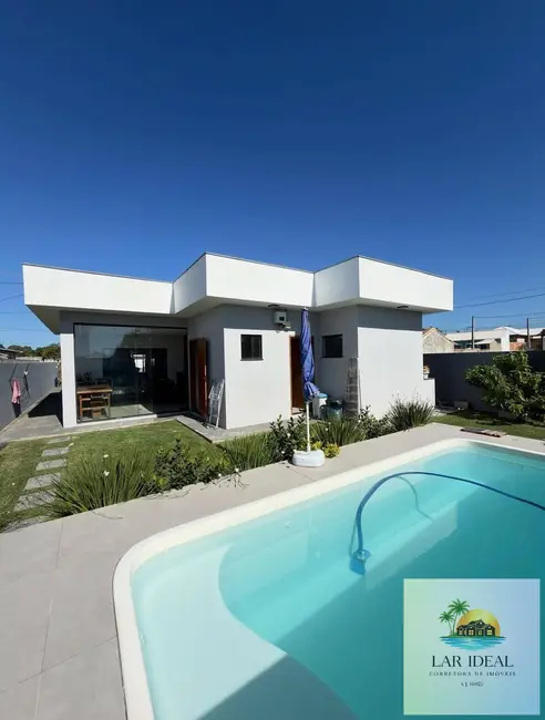 Foto 3 de Casa com 3 quartos à venda em Araruama - RJ