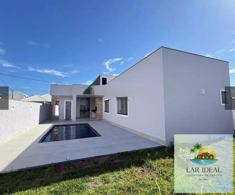 Foto 2 de Casa com 3 quartos à venda, 148m2 em Araruama - RJ