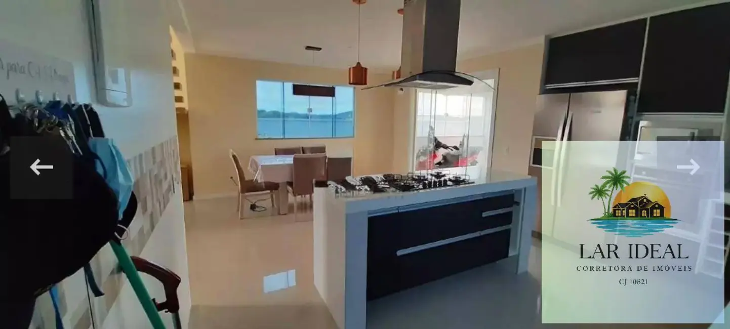 Foto 8 de Casa com 3 quartos à venda, 185m2 em Araruama - RJ