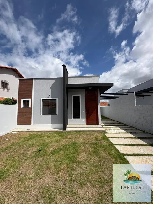 Foto 2 de Casa com 2 quartos à venda, 300m2 em Araruama - RJ