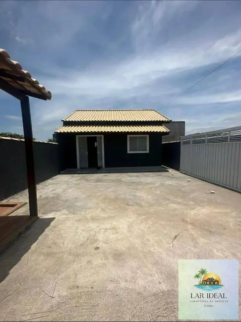 Foto 1 de Casa com 1 quarto à venda em Cabo Frio - RJ