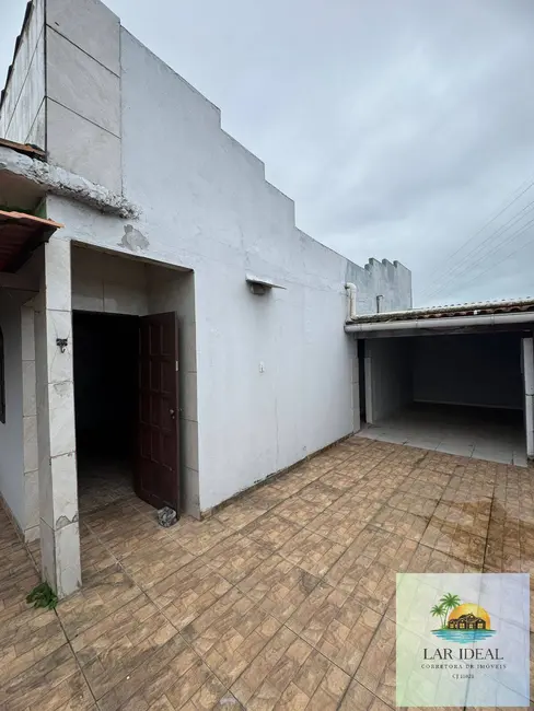 Casa com 3 quartos para alugar em Cabo Frio - RJ - imagem 2 Foto 2 de Casa com 3 quartos para alugar em Cabo Frio - RJ