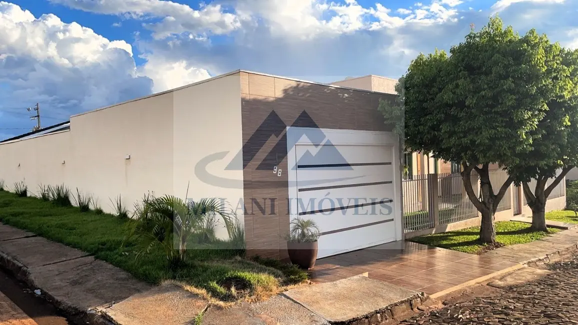 Foto 2 de Casa com 2 quartos à venda, 300m2 em Santo Antonio Do Sudoeste - PR