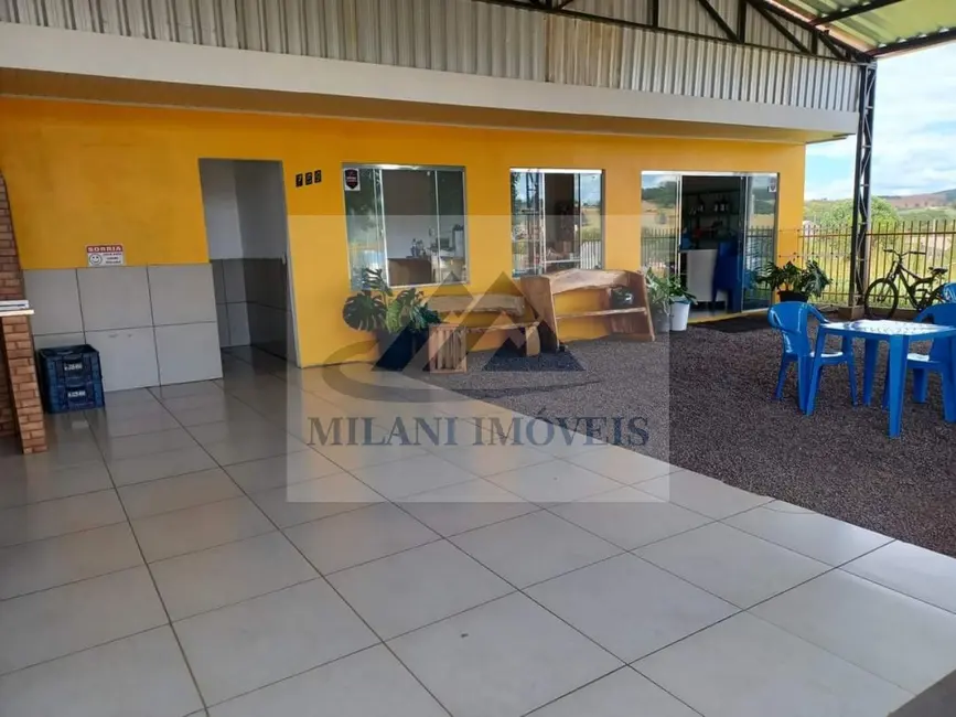 Foto 1 de Casa com 2 quartos à venda, 180m2 em Santo Antonio Do Sudoeste - PR