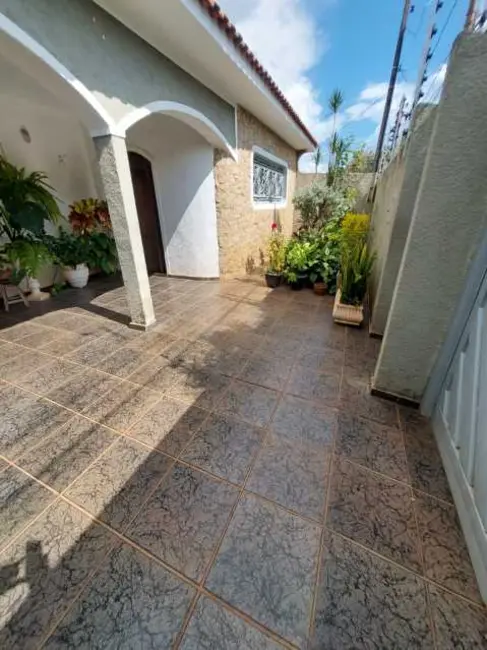 Casa com 3 quartos para alugar em Sao Jose Do Rio Preto - SP - imagem 4 Foto 4 de Casa com 3 quartos para alugar em Sao Jose Do Rio Preto - SP