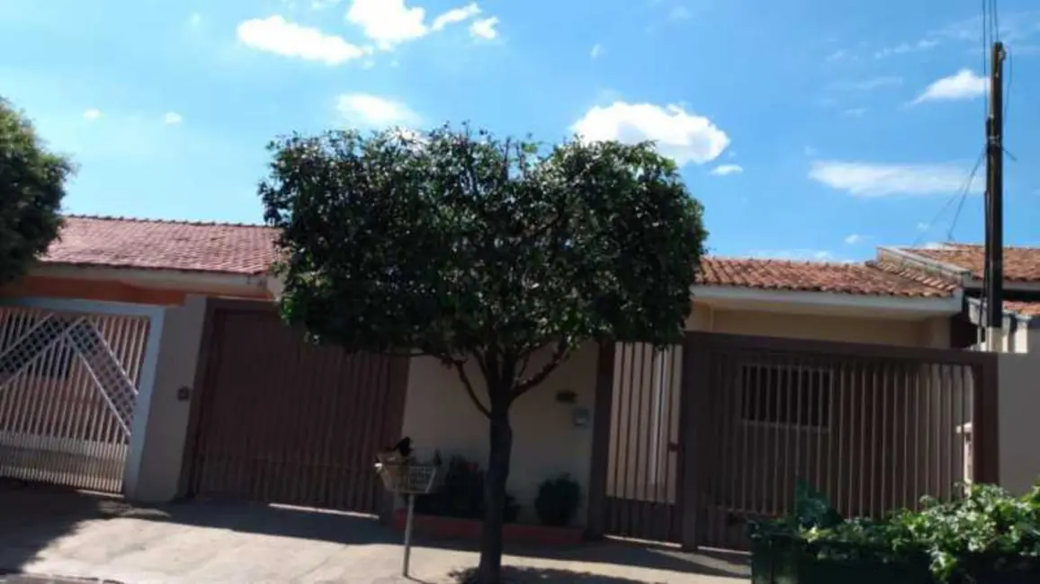 Foto 2 de Casa com 3 quartos à venda e para alugar, 125m2 em Sao Jose Do Rio Preto - SP