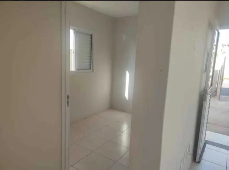 Casa com 2 quartos para alugar em Sao Jose Do Rio Preto - SP - imagem 3 Foto 3 de Casa com 2 quartos para alugar em Sao Jose Do Rio Preto - SP