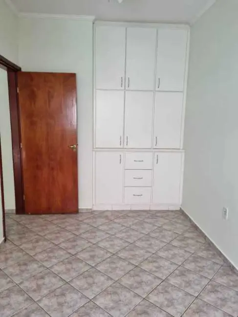 Foto 1 de Casa com 2 quartos para alugar em Sao Jose Do Rio Preto - SP