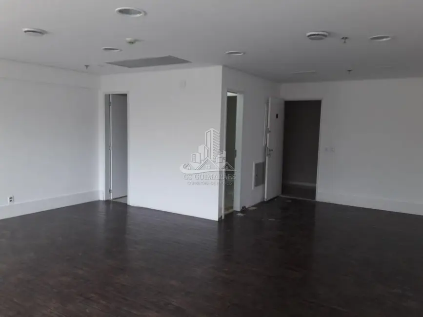 Foto 2 de Sala Comercial para alugar, 51m2 em Green Valley Alphaville, Barueri - SP