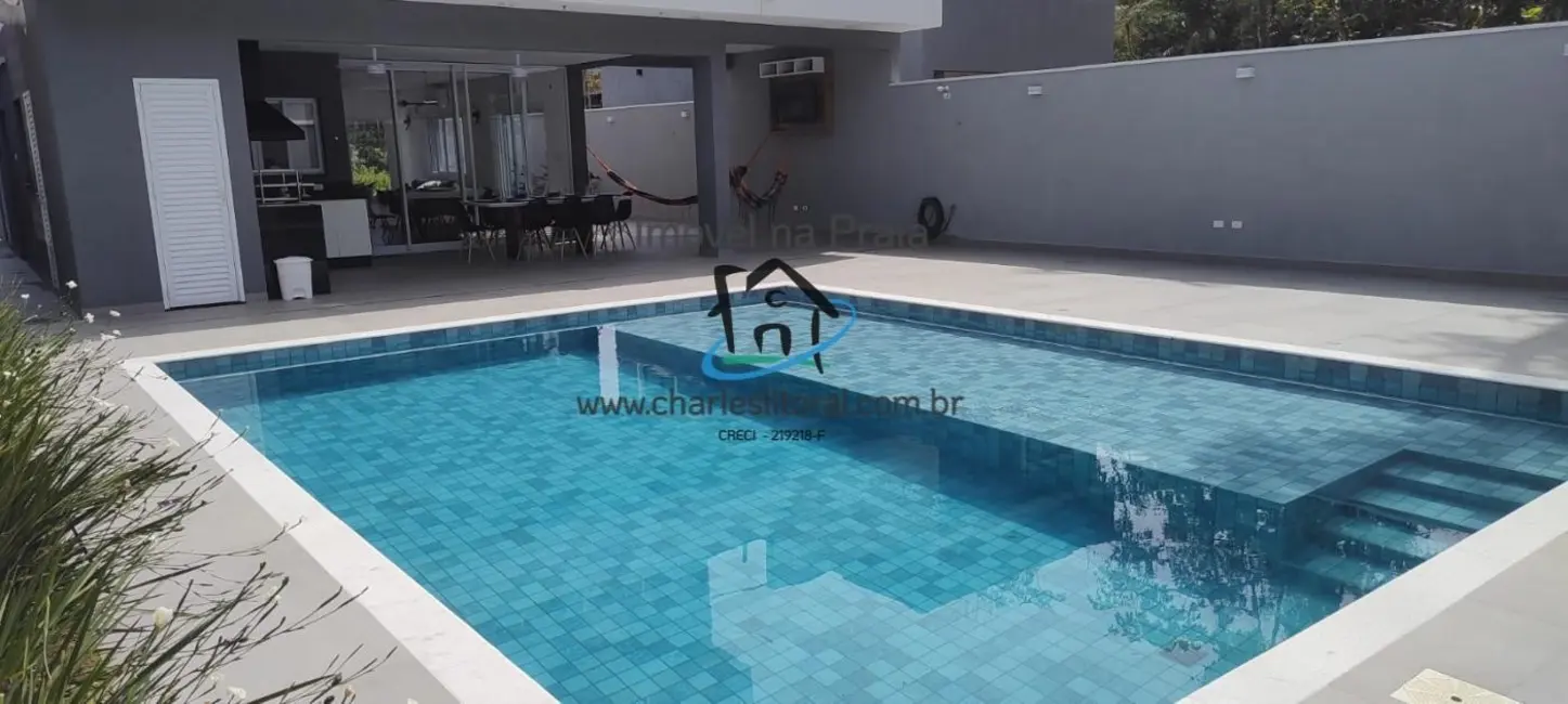 Casa com 3 quartos à venda, 230m2 em Praia da Mococa, Caraguatatuba - SP - imagem 6 Foto 6 de Casa com 3 quartos à venda, 230m2 em Praia da Mococa, Caraguatatuba - SP