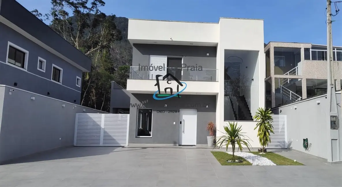 Casa com 3 quartos à venda, 230m2 em Praia da Mococa, Caraguatatuba - SP - imagem 4 Foto 4 de Casa com 3 quartos à venda, 230m2 em Praia da Mococa, Caraguatatuba - SP