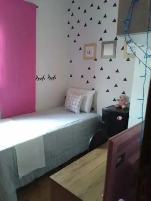 Casa com 2 quartos à venda, 100m2 em Jardim Tarumãs, Caraguatatuba - SP - imagem 3 Foto 3 de Casa com 2 quartos à venda, 100m2 em Jardim Tarumãs, Caraguatatuba - SP