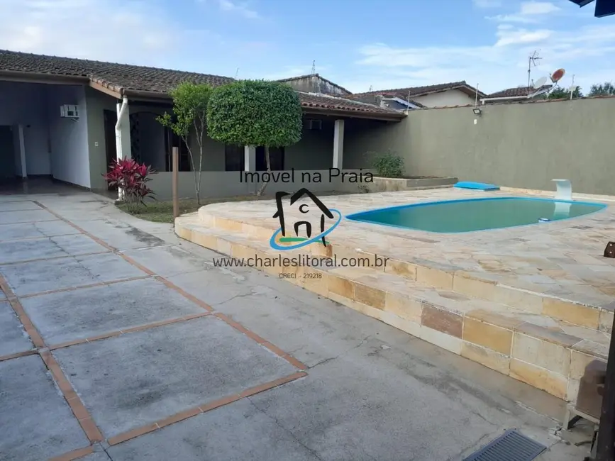 Casa com 3 quartos à venda, 579m2 em Caraguatatuba - SP - imagem 4 Foto 4 de Casa com 3 quartos à venda, 579m2 em Caraguatatuba - SP