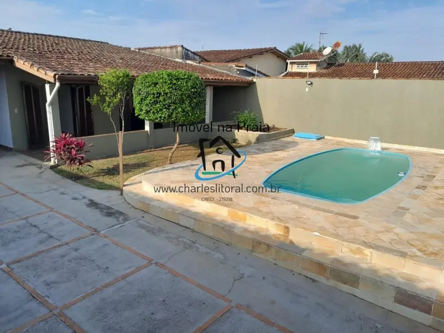 Casa com 3 quartos à venda, 579m2 em Caraguatatuba - SP - imagem 3 Foto 3 de Casa com 3 quartos à venda, 579m2 em Caraguatatuba - SP