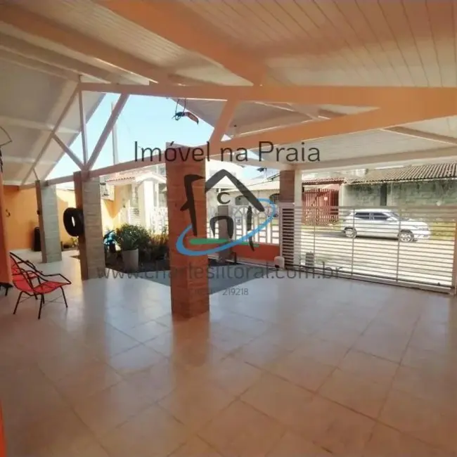 Foto 1 de Casa com 4 quartos à venda, 300m2 em Ubatuba - SP