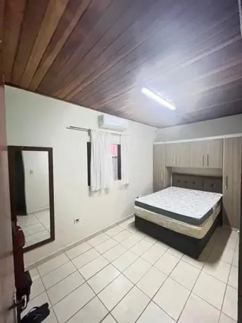 Foto 5 de Casa com 2 quartos à venda, 135m2 em Jardim Tarumãs, Caraguatatuba - SP