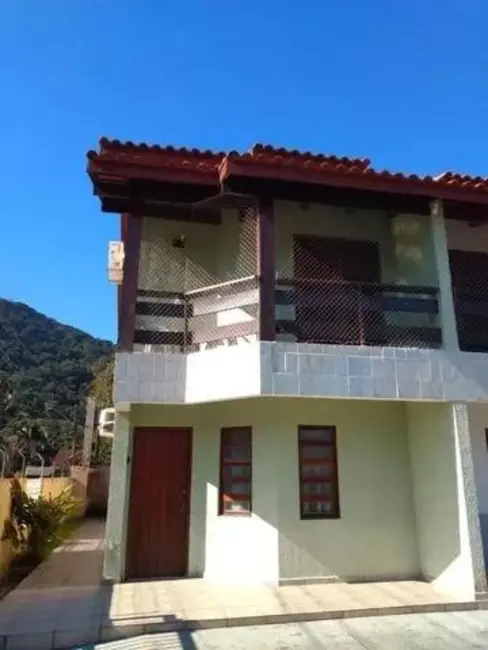 Foto 1 de Casa com 2 quartos à venda, 90m2 em Martim de Sá, Caraguatatuba - SP