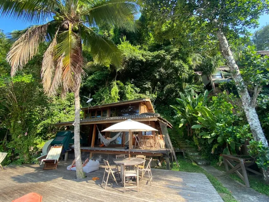 Foto 2 de Casa com 2 quartos à venda, 200m2 em Ubatuba - SP