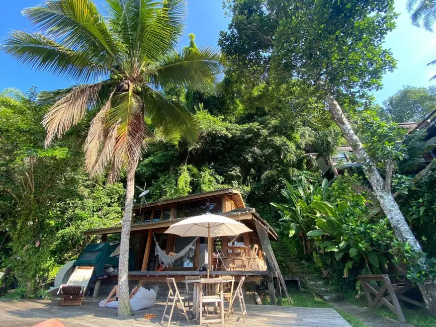 Foto 1 de Casa com 2 quartos à venda, 200m2 em Ubatuba - SP