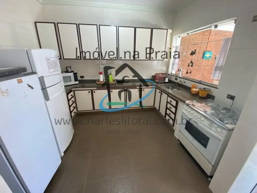 Foto 4 de Casa com 4 quartos à venda, 242m2 em Ubatuba - SP