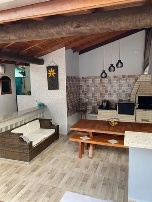 Foto 1 de Casa com 3 quartos à venda, 200m2 em Ubatuba - SP