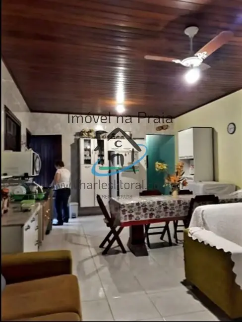 Foto 9 de Casa com 2 quartos à venda, 146m2 em Ubatuba - SP