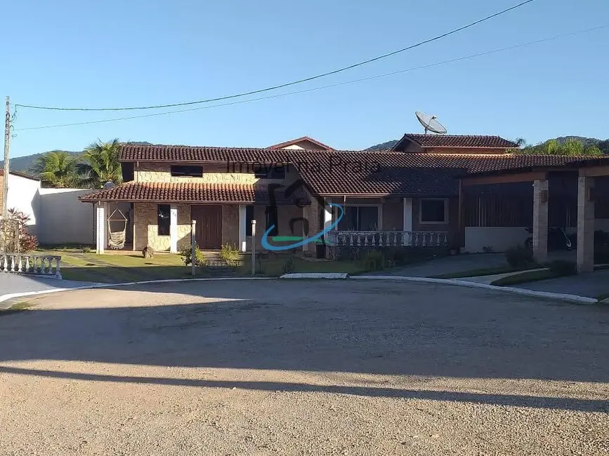 Foto 1 de Casa de Condomínio com 6 quartos à venda, 160m2 em Ubatuba - SP