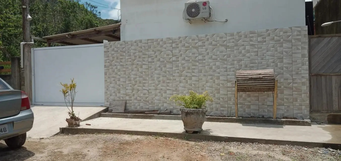 Foto 1 de Casa com 2 quartos à venda, 70m2 em Ubatuba - SP