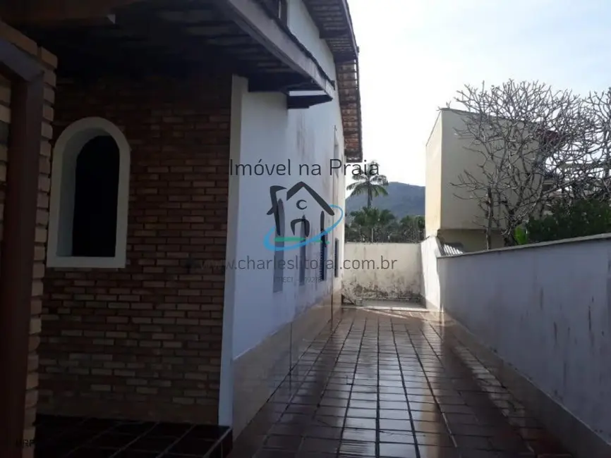 Foto 3 de Casa com 4 quartos à venda, 200m2 em Ubatuba - SP