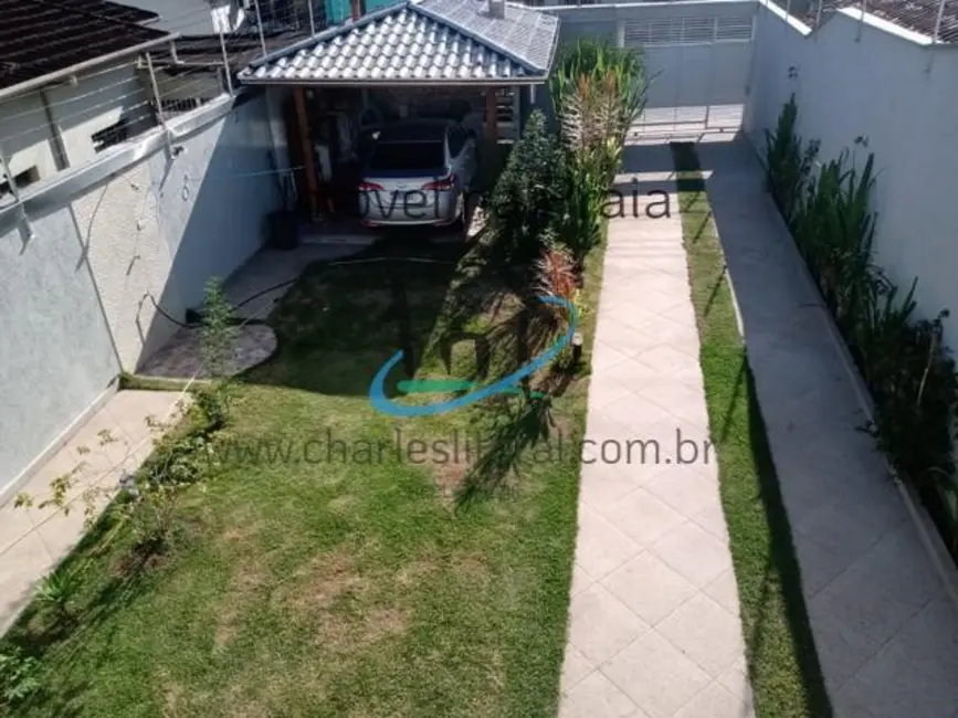 Foto 4 de Casa com 3 quartos à venda, 200m2 em Centro, Caraguatatuba - SP